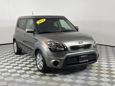 Used 2013 Kia Soul FWD image 3