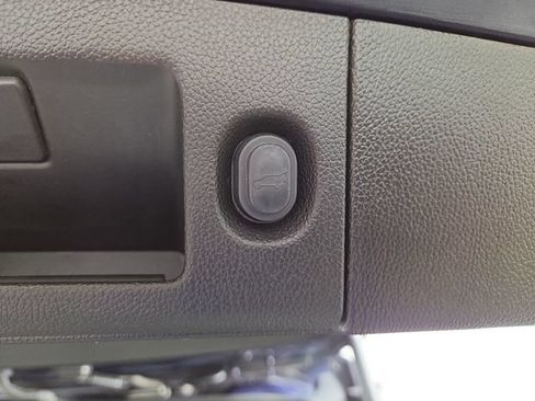 Used 2019 Cadillac Escalade Luxury AWD/4WD image 35