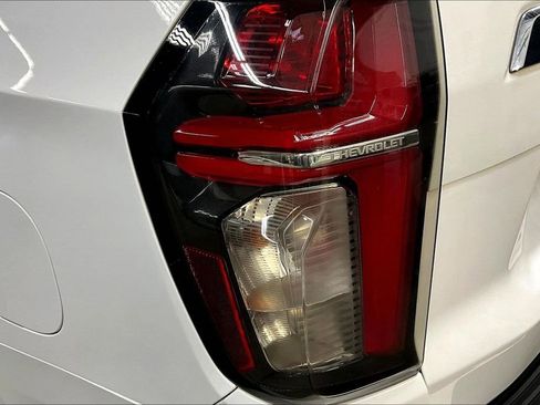 Used 2021 Chevrolet Suburban LT AWD/4WD image 19