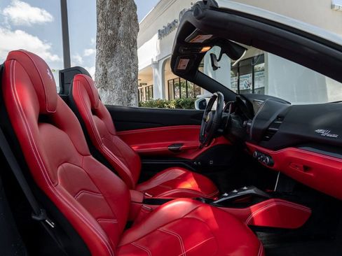 Used 2019 Ferrari 488 Spider image 19