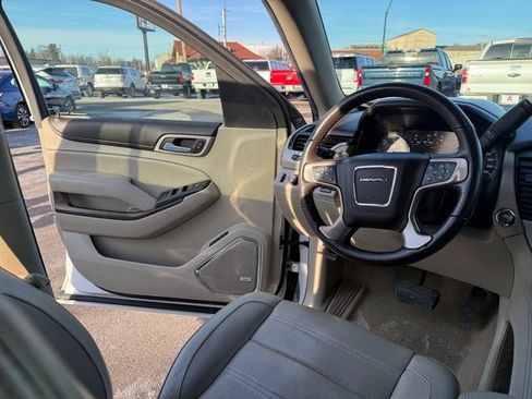 Used 2018 GMC Yukon XL Denali image 21