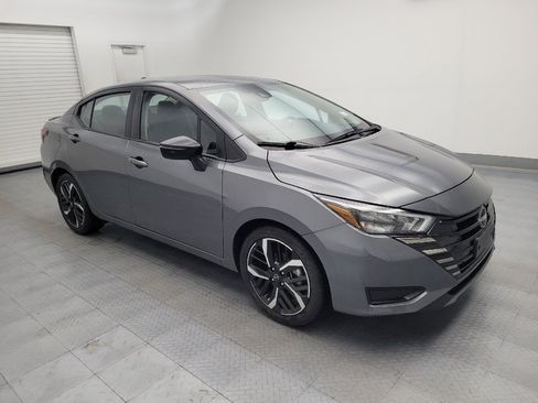 Used 2024 Nissan Versa SR FWD image 11