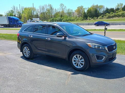 Used 2018 Kia Sorento LX image 7