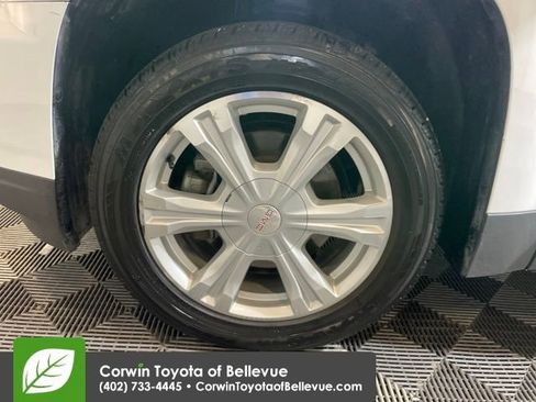 Used 2017 GMC Terrain SLE image 27