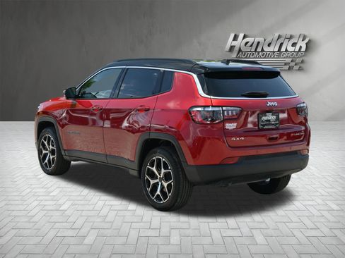 Used 2025 Jeep Compass Limited AWD/4WD image 8