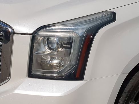 Used 2018 GMC Yukon Denali w/ Denali Ultimate Package image 15