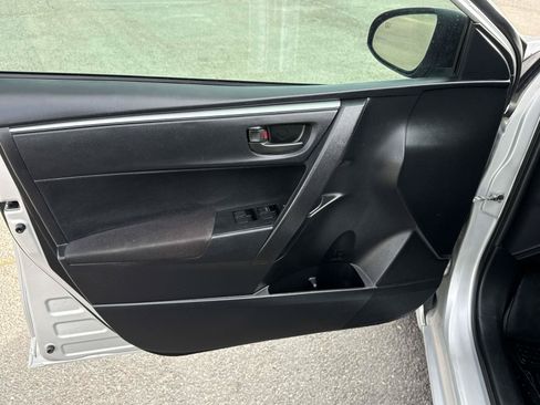 Used 2015 Toyota Corolla L FWD image 12