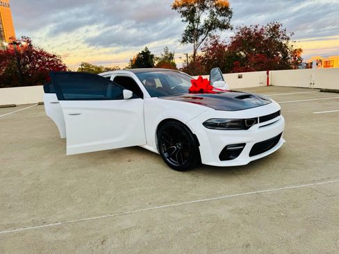 Used 2017 Dodge Charger R/T RWD image 37
