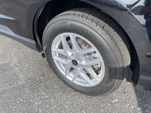 Used 2023 Ford Edge SEL image 3