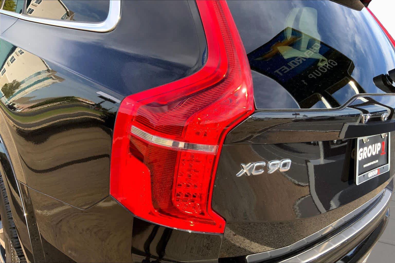 Used 2020 Volvo XC90 T5 Momentum w/ Protection Package Premier FWD image 30
