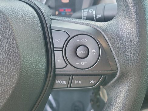 Used 2021 Toyota Corolla LE image 24