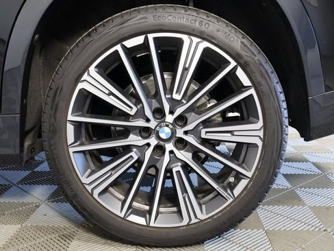 Used 2025 BMW X1 xDrive28i w/ Convenience Package AWD/4WD image 16