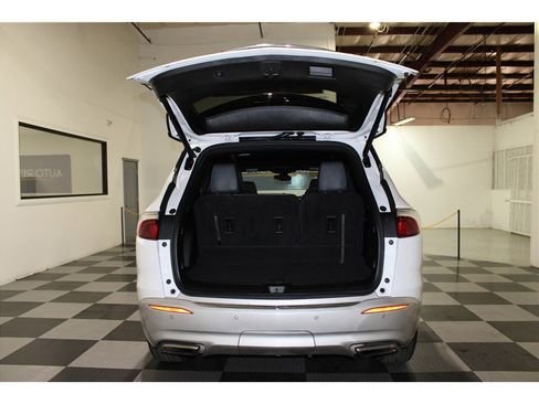 Used 2023 Buick Enclave Essence image 19