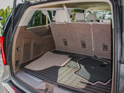 Used 2022 GMC Yukon XL Denali image 32