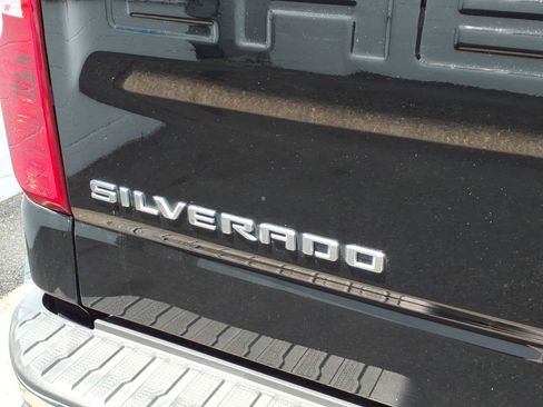 Used 2023 Chevrolet Silverado 1500 LT AWD/4WD image 18