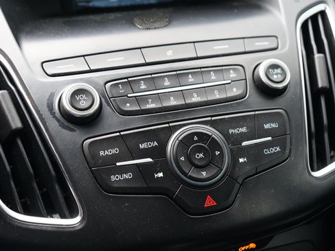 Used 2018 Ford Focus ST FWD image 19