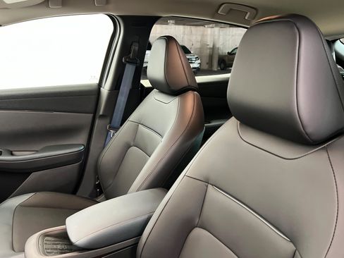 New 2026 Nissan Leaf SV+ w/ Floor Mat Package (SV+) image 16