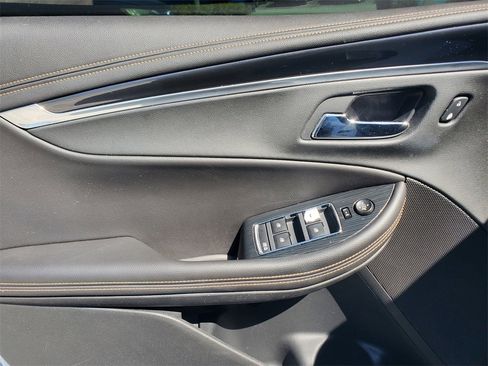 Used 2017 Chevrolet Impala LT image 18