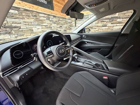 Certified 2024 Hyundai Elantra SEL image 10