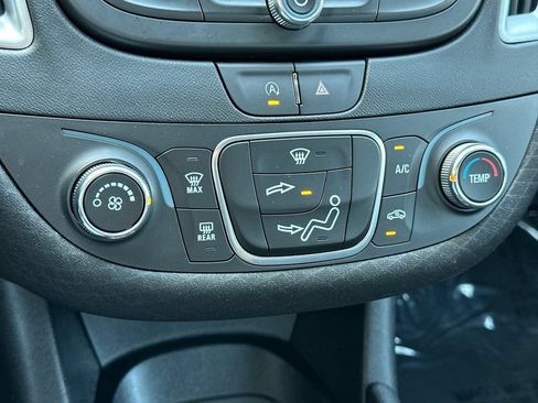 Used 2025 Chevrolet Malibu RS FWD image 18