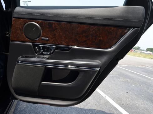 Used 2016 Jaguar XJ R-Sport image 45