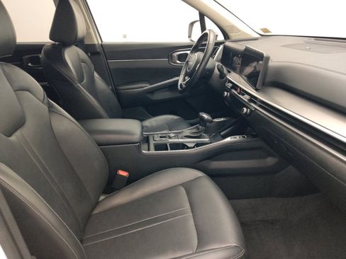 Used 2024 Kia Sorento S FWD image 21