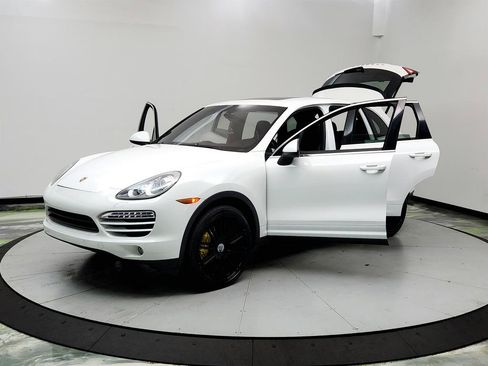 Used 2013 Porsche Cayenne Diesel AWD/4WD image 9