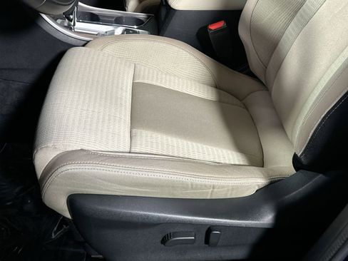 Used 2022 Subaru Ascent Premium w/ Convenience Package image 14