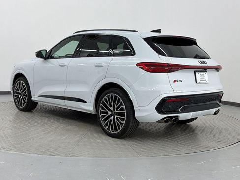 Used 2025 Audi SQ5 Premium Plus w/ Premium Plus Package AWD/4WD image 3