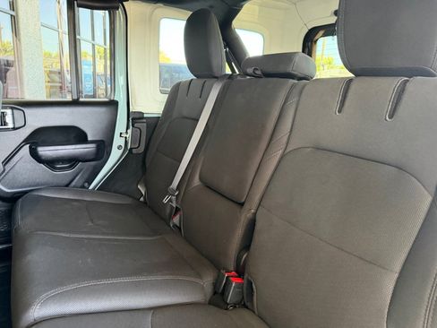 Used 2023 Jeep Wrangler Unlimited AWD/4WD image 21