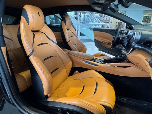 Used 2018 Ferrari GTC4Lusso T image 27