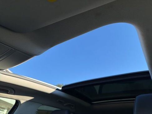 Used 2016 Volkswagen Tiguan SE image 32