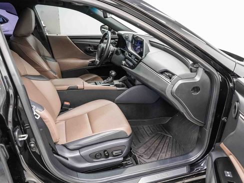 Used 2023 Lexus ES 300h w/ Premium Package FWD image 17