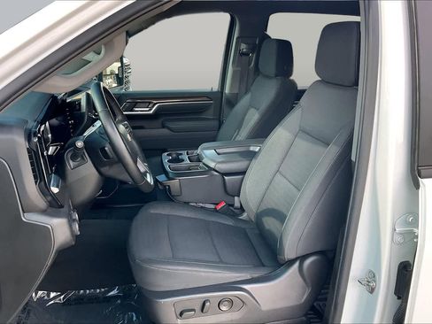 Used 2025 Chevrolet Silverado 2500 LT w/ Convenience Package AWD/4WD image 9