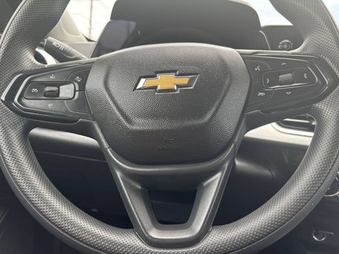 Used 2025 Chevrolet Trax LT FWD image 28