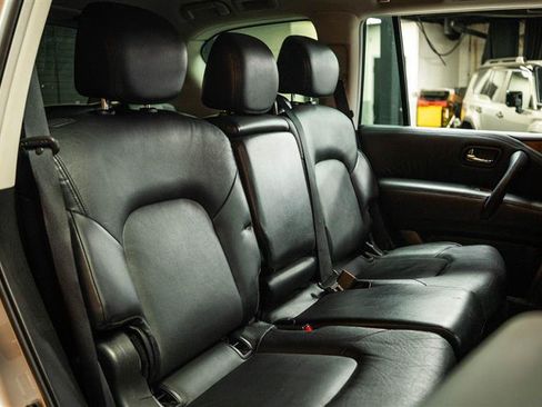 Used 2024 Nissan Armada SL AWD/4WD image 13