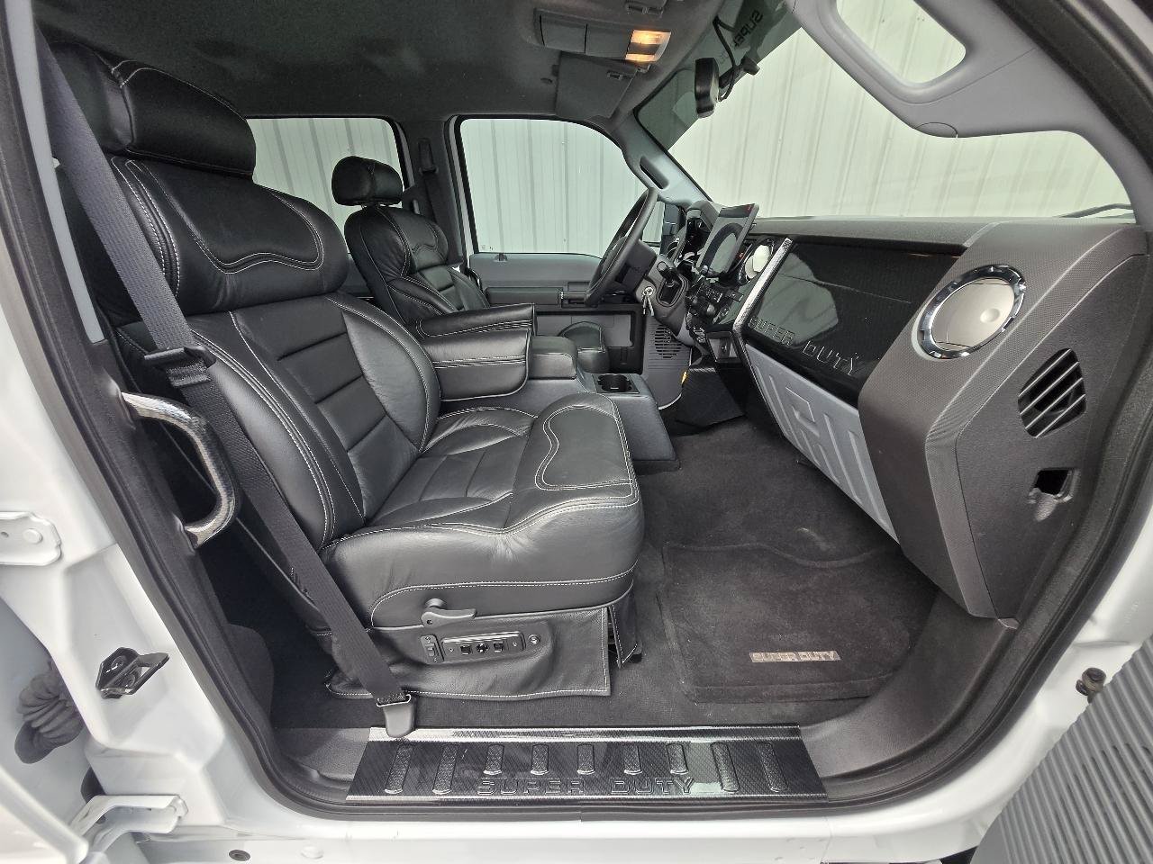 Used 2026 Ford F650 2WD Crew Cab Super Duty image 17