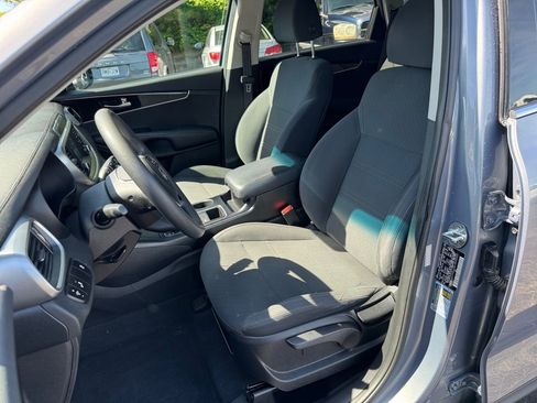 Used 2020 Kia Sorento LX FWD image 17