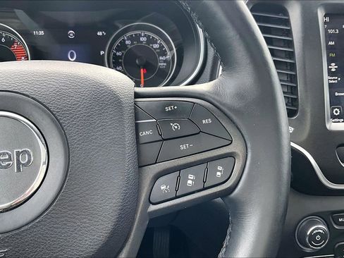 Used 2019 Jeep Cherokee Trailhawk image 20