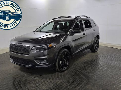Used 2021 Jeep Cherokee Latitude Plus w/ Sun & Sound Group AWD/4WD image 3