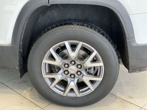 Used 2020 GMC Acadia SLT w/ Driver Alert Package II image 13