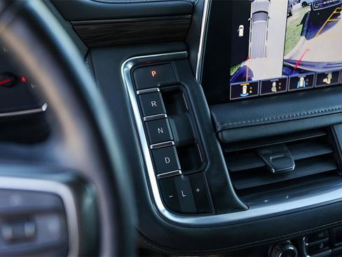 Used 2021 Chevrolet Tahoe LT w/ LT Signature Package image 17