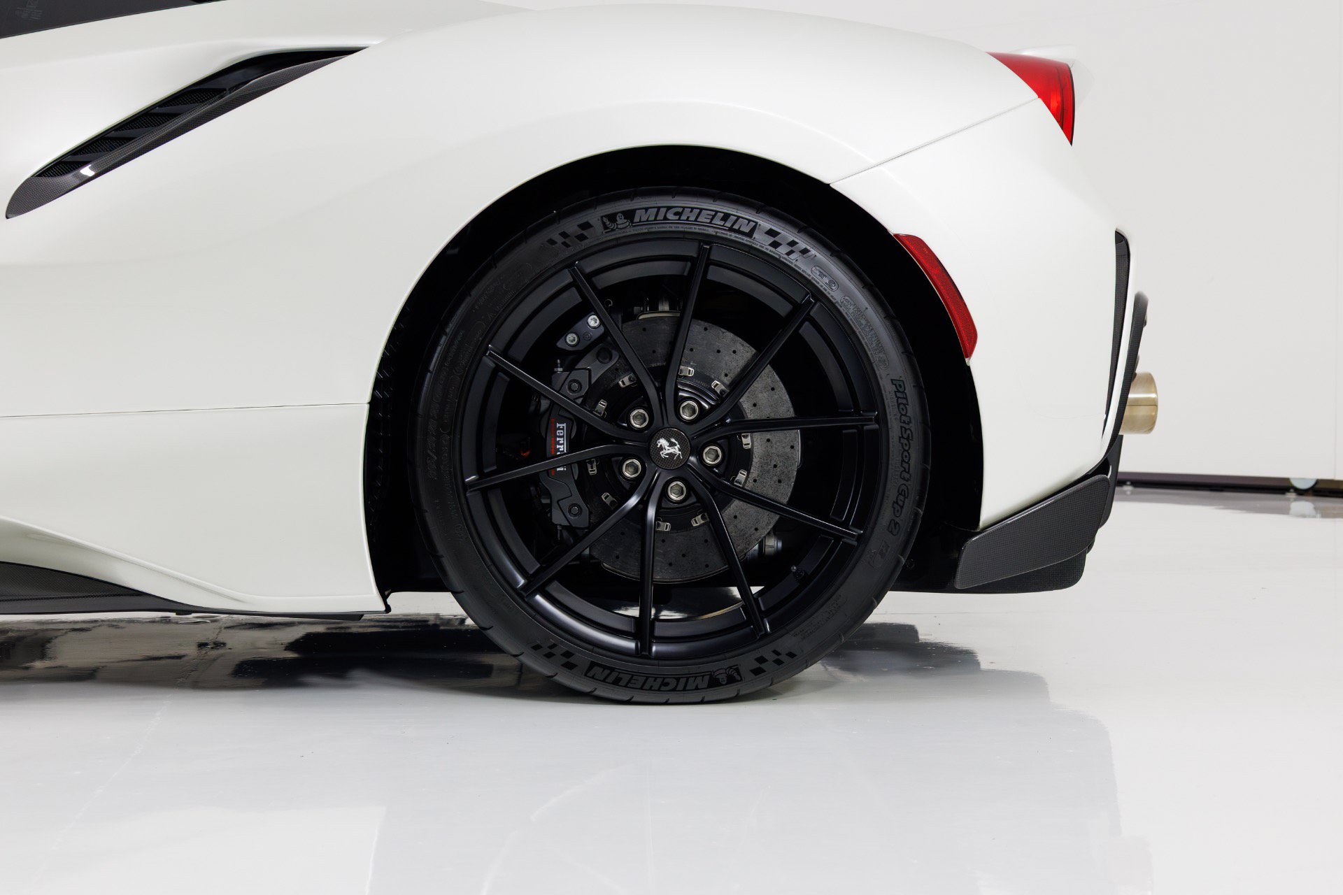 Used 2020 Ferrari 488 Pista Coupe RWD image 10