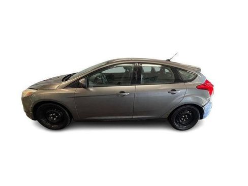 Used 2012 Ford Focus SE image 2