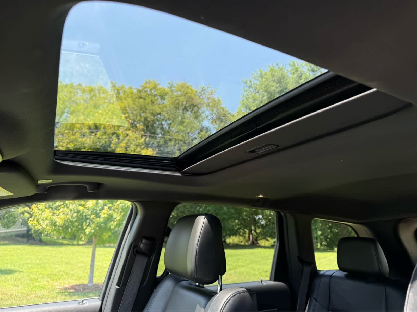 Used 2022 Jeep Grand Cherokee Limited AWD/4WD image 12