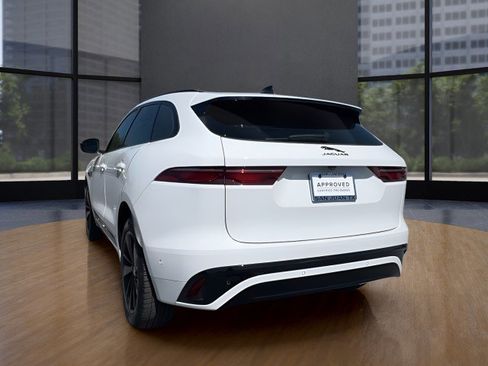 Used 2025 Jaguar F-PACE R-Dynamic S image 7