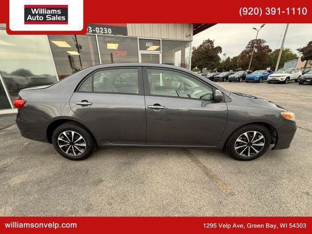 Used 2011 Toyota Corolla LE FWD image 2