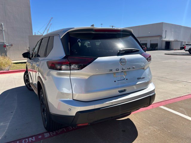 Used 2024 Nissan Rogue SV AWD/4WD image 5