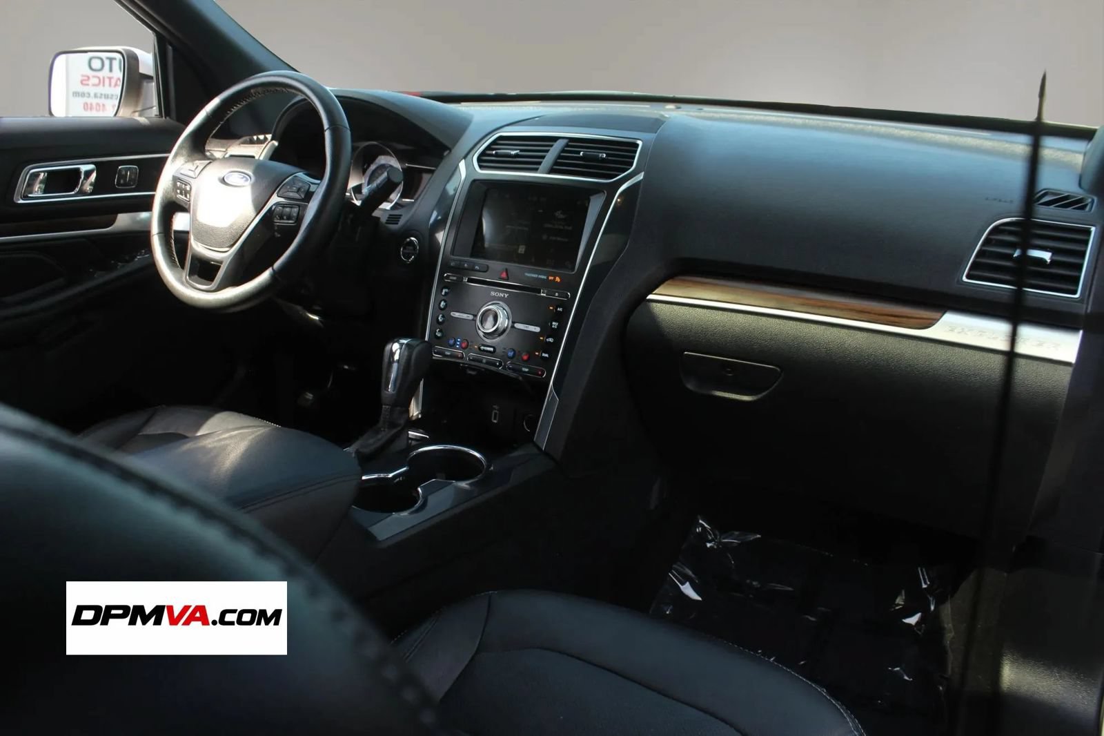 Used 2018 Ford Explorer Limited w/ Equipment Group 301A AWD/4WD image 16