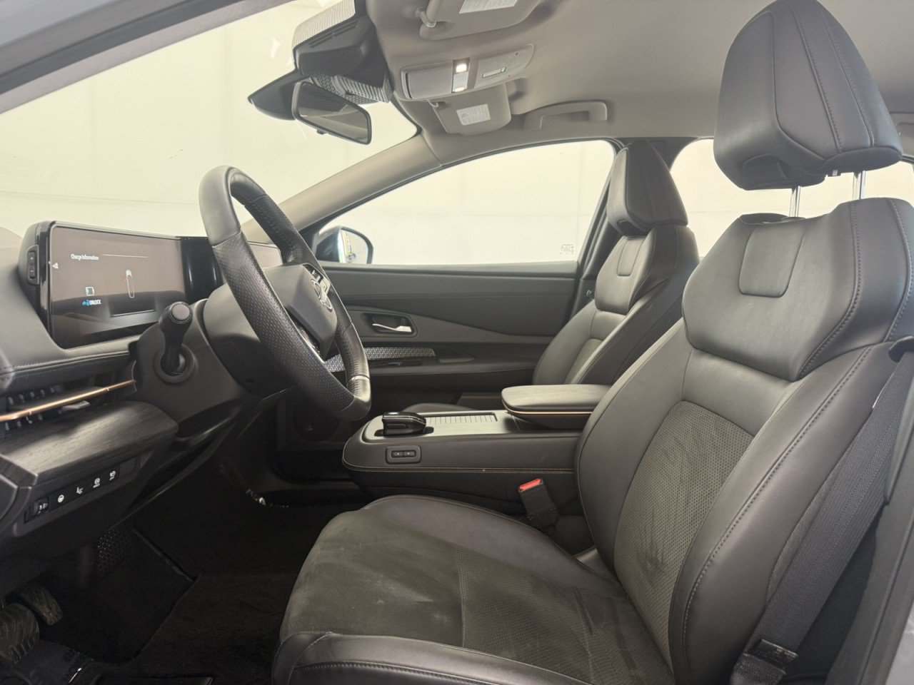 Used 2024 Nissan Ariya AWD image 15